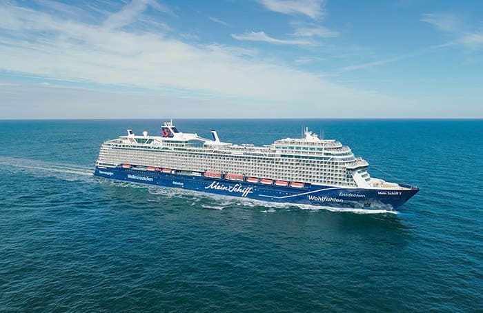 18 daagse Noorse Fjorden Cruise met de Mein Schiff 7 vanuit Kiel langs Duitsland, Noorwegen en IJsland